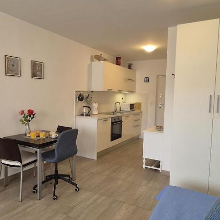 Studio Apartment Romana Split Bagian luar foto