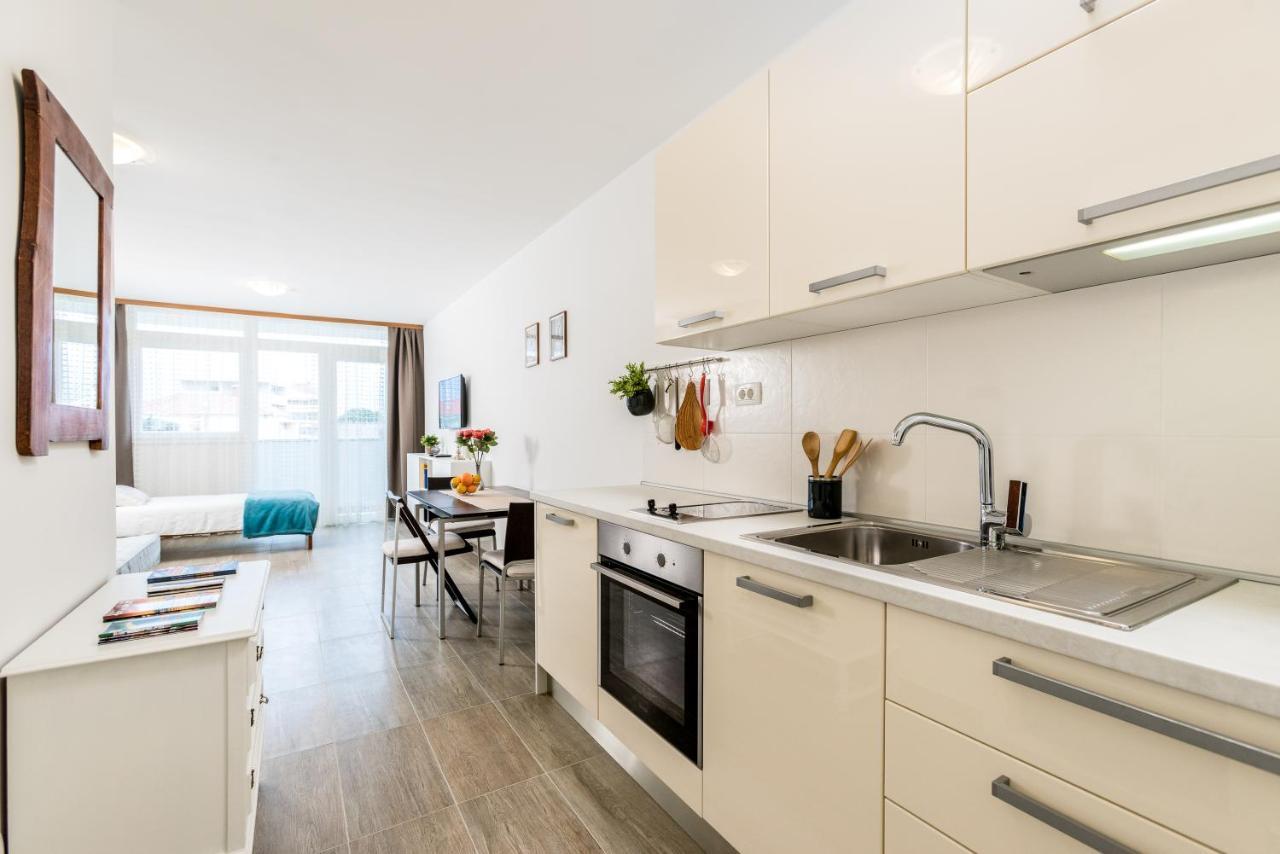 Studio Apartment Romana Split Bagian luar foto